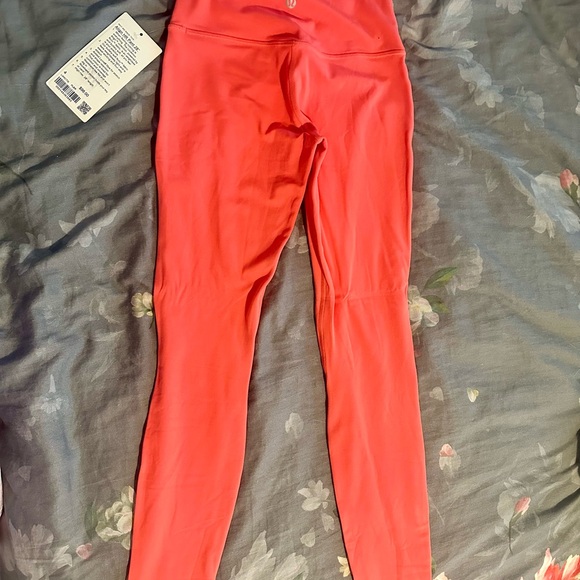 Lululemon NWT Sz 4 Align HR 28” leggings (Pale Raspberry) <3 - Picture 4 of 5